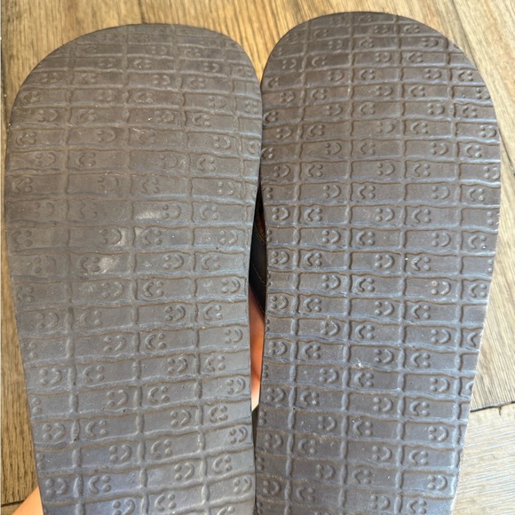 Men’s brown sanuk flip flops - Picture 3 of 5